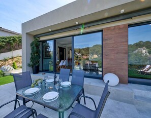Villa | Balcony