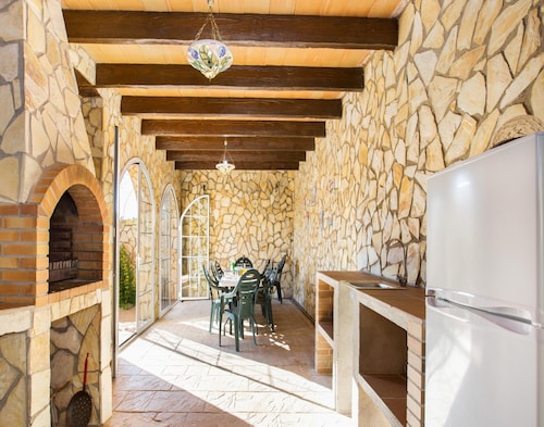 Beautiful Villa With Pool in Vidreres