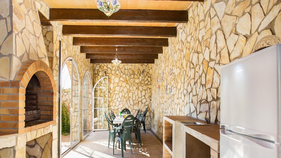 Beautiful Villa With Pool in Vidreres