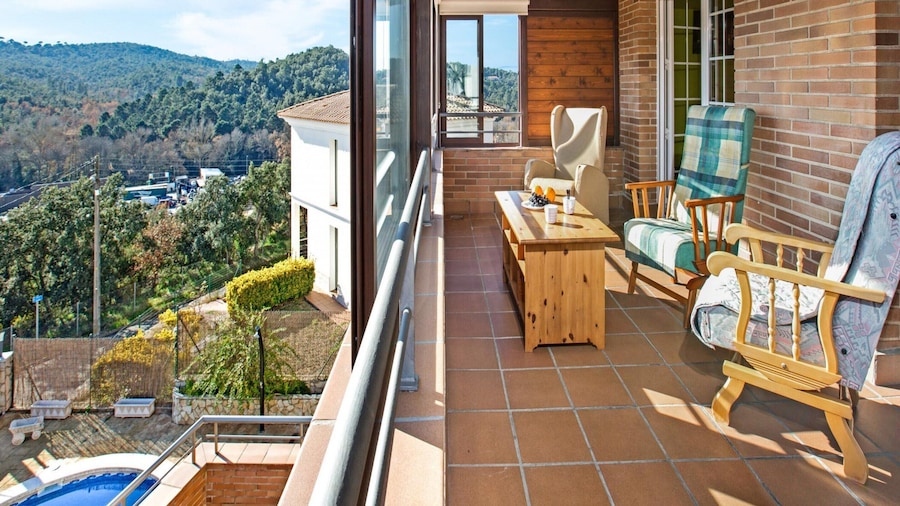 Beautiful Villa With Pool in Vidreres