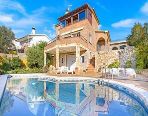 Villa | Exterior