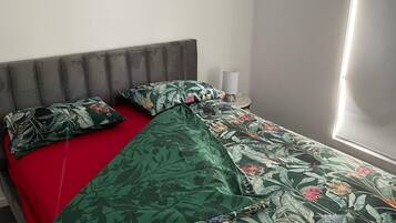 1 bedroom, desk, free WiFi, bed sheets