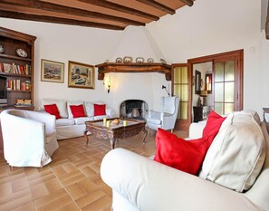 Villa | Living room - Villa in Llafranc With Pool & Beach Views (Palafrugell)