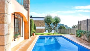 Villa | Pool | Indoor pool, outdoor pool