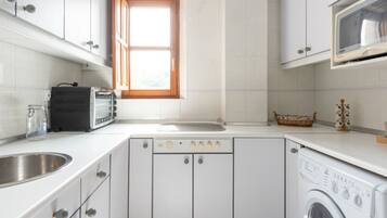 Refrigerador, microondas, horno y lavavajillas