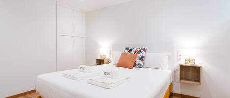 2 bedrooms, Internet, bed sheets