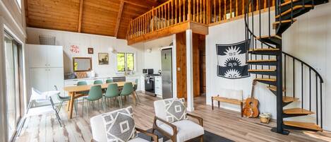 Smart TV, fireplace, table tennis