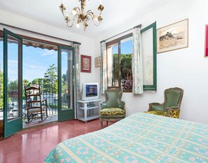 4 bedrooms