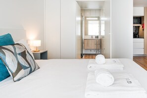 1 bedroom, internet, bed sheets