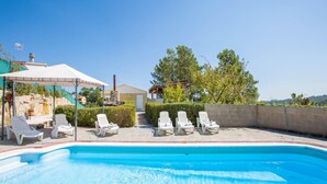 Villa | Pool | Indoor pool, outdoor pool - Villa in Lloret de Mar With Private Pool (Vidreres)