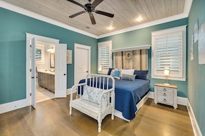 3 室のベッドルーム、アイロン / アイロン台、WiFi (無料)、ベッドシーツ