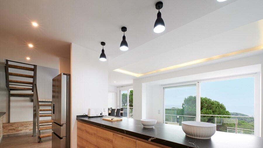 Beautiful Villa With Terrace Near Beach