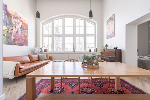 Historical 1BR Penthouse with Sauna and Free Parking