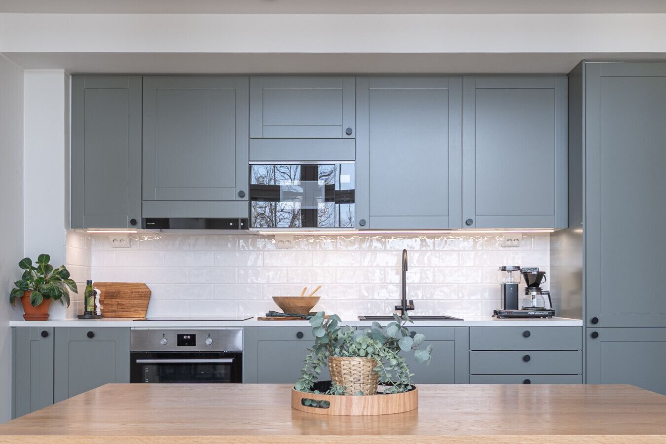 雪櫃、微波爐、焗爐、爐具