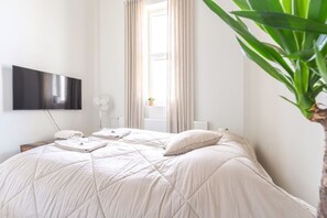 1 bedroom, desk, iron/ironing board, free WiFi