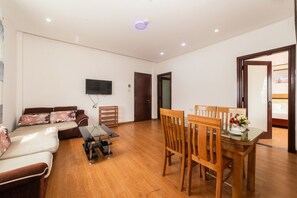 Apartment, 2 Bedrooms, City View | Living area