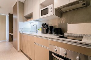 Fridge, microwave, oven, stovetop