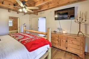 5 Schlafzimmer, Schreibtisch, Bügeleisen/Bügelbrett, Reisekinderbett