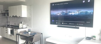 Newly renovated Ocean View condo with AC, WiFi in awesome Tambon Patong