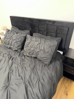 3 bedrooms, desk, iron/ironing board, free WiFi - 3-bedroom house in wonderful Erie with AC, WiFi (Erie)