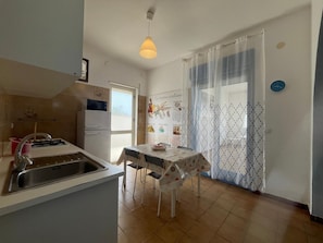 Private kitchen - PIETRA MARINA APARTMENT (BALESTRATE)