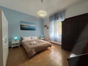 3 camere