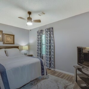 4 bedrooms, iron/ironing board, free WiFi, bed sheets