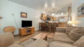 Comfort Room | Living area