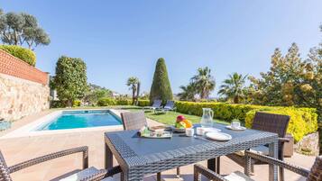 Villa | Outdoor dining