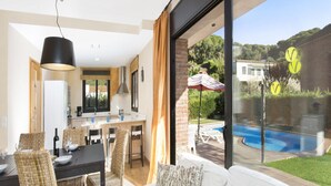 Dining - Villa in Spain Near Cala Canyelles Beach (Lloret de Mar)