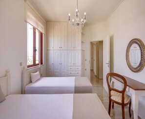 Villa | 5 bedrooms - Villa in Rethymno With Pool & Jacuzzi (Rethymno)