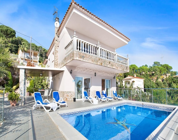 Villa | Exterior