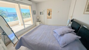 3 bedrooms, iron/ironing board, free WiFi - Ref HORTENSE by Palmes d Or Properties (Golfe Juan)