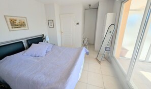3 chambres, fer et planche à repasser, Wi-Fi gratuit