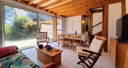 Houses & Villas for 6 People