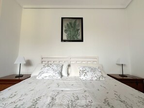 3 dormitorios, tabla de planchar con plancha, wifi y ropa de cama