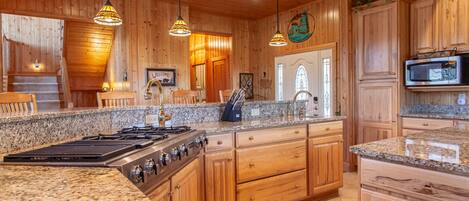 雪櫃、微波爐、焗爐、爐具