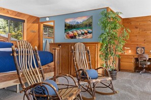 1 bedroom, desk, travel cot, WiFi