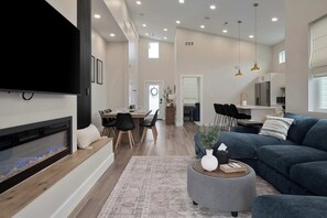 Téléviseur connecté, foyer, jeux vidéo, bureau