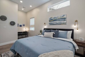 4 chambres, fer et planche à repasser, lit parapluie, Wi-Fi gratuit