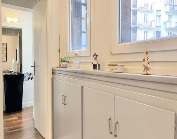 Interior - Studio for 2 People (Grenoble)