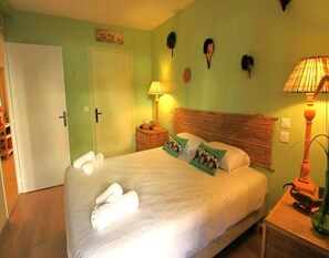 Games room - Renovated 2-bedroom Apt With Refined Decor (Cannes)