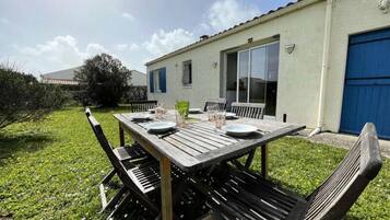 Tempat makan outdoor