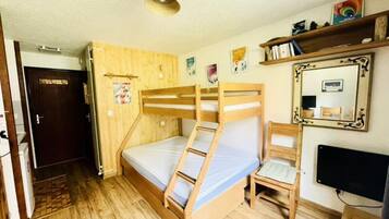 Bàn ủi/dụng cụ ủi quần áo