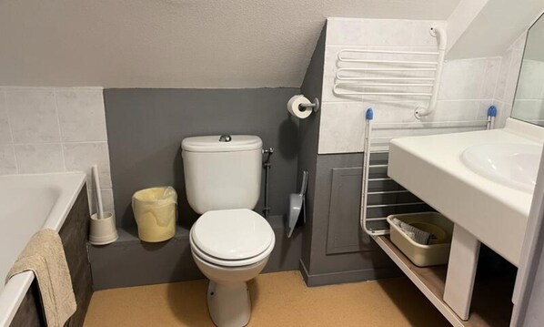 Bathtub