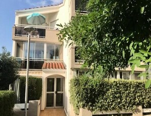 Exterior - College Residence With two Rooms (Argelès-sur-Mer)