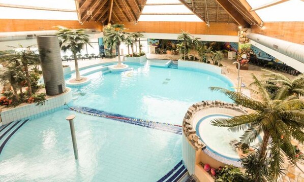 Pool - Normandy Garden Village (Danestal)