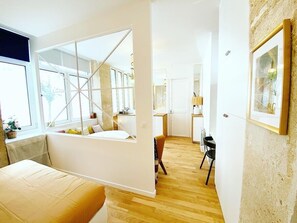 1 chambre, fer et planche Ă repasser, Wi-Fi, draps fournis