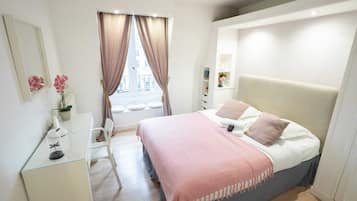 Iron/ironing board, WiFi, bed sheets