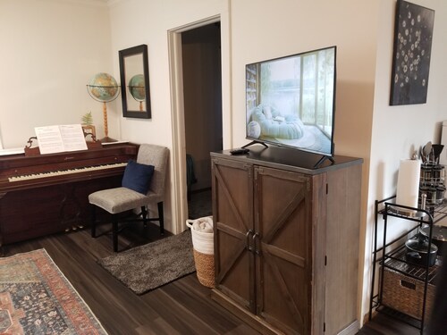 Heat sauna in house with AC, WiFi, overlooking the Willamette River
